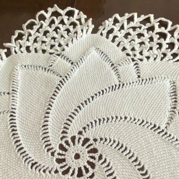 Beige Pinwheel Crochet Lace Doily Tablecloth Home Decorative Placemat 12" - Picture 3 of 7